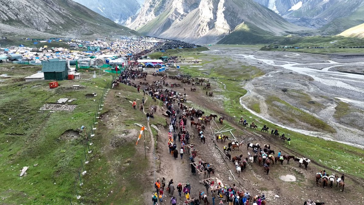 Daily Asian Mail (@dailyasianmail) on Twitter photo #ShriAmarnathJiYatra2025
Pilgrims on the yatra route are not only immersed in devotion but also surrounded by breathtaking scenic beauty. Every step offers a glimpse of natureβs splendour in the lap of the Himalayas.
#SpiritualJourney #JammuAndKashmir
<a href="/AnantnagDIPRC/">Information & PR Anantnag</a> #ShriAmarnathJiYatra2025
Pilgrims on the yatra route are not only immersed in devotion but also surrounded by breathtaking scenic beauty. Every step offers a glimpse of natureβs splendour in the lap of the Himalayas.
#SpiritualJourney #JammuAndKashmir
<a href="/AnantnagDIPRC/">Information & PR Anantnag</a>