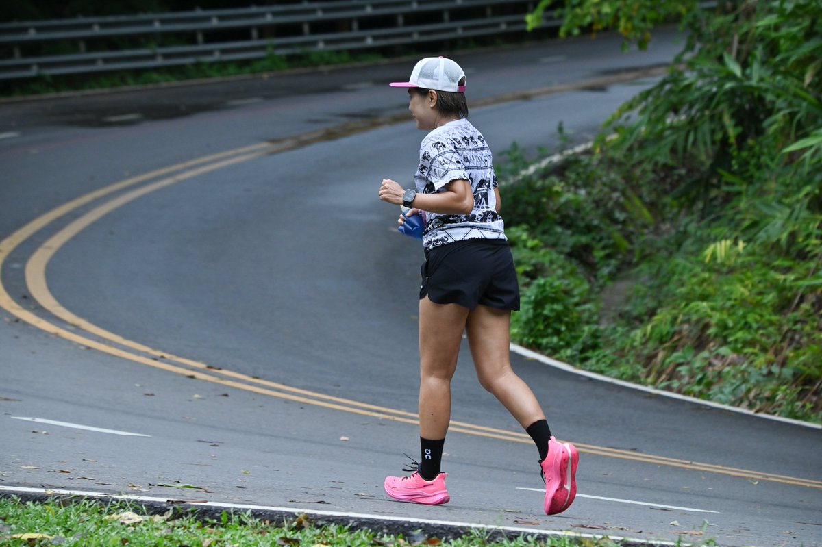 พึ่งวิ่งขึ้นดอยเมื่อวาน
วันนี้อยากไปวิ่งอีกแล้ว​ พักก๊อน