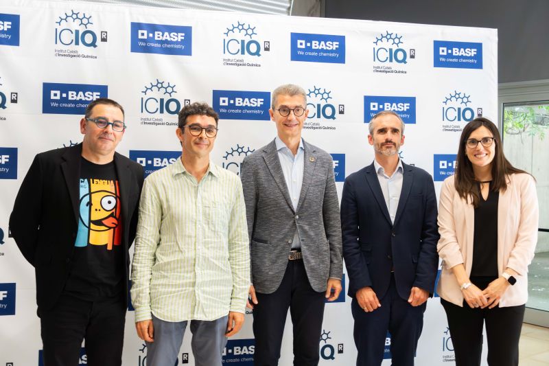 🎉 ¡Enhorabuena a Floatech, nuestra primera spin-off, por haber recibido el Premio de Emprendimiento de <a href="/BASF_ES/">BASF España</a>-ICIQ! 

Este premio reconoce su innovador proceso químico para producir materiales destinados a baterías avanzadas. #PremiosBASFICIQ, <a href="/ICIQchem/">ICIQ</a>. 

<a href="/MNGMaterials/">MNG Research Group</a>