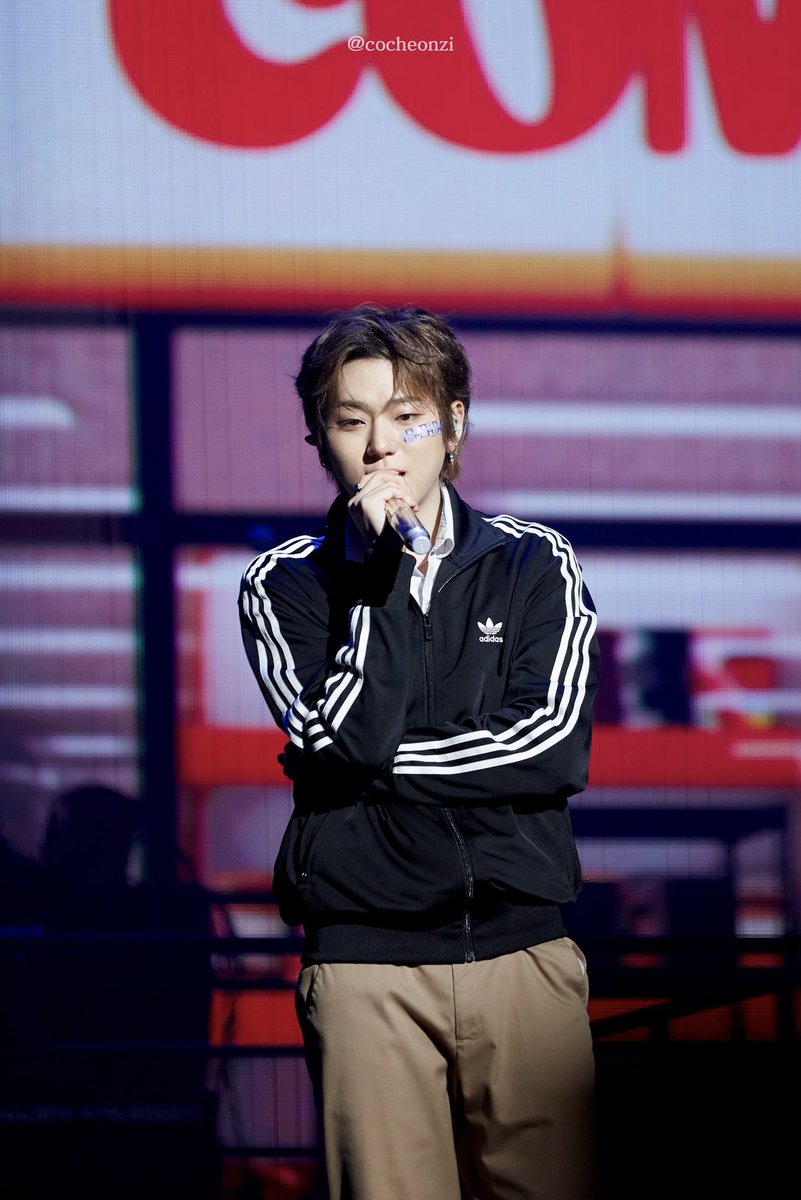 나이를 도로 뱉으셨나부다