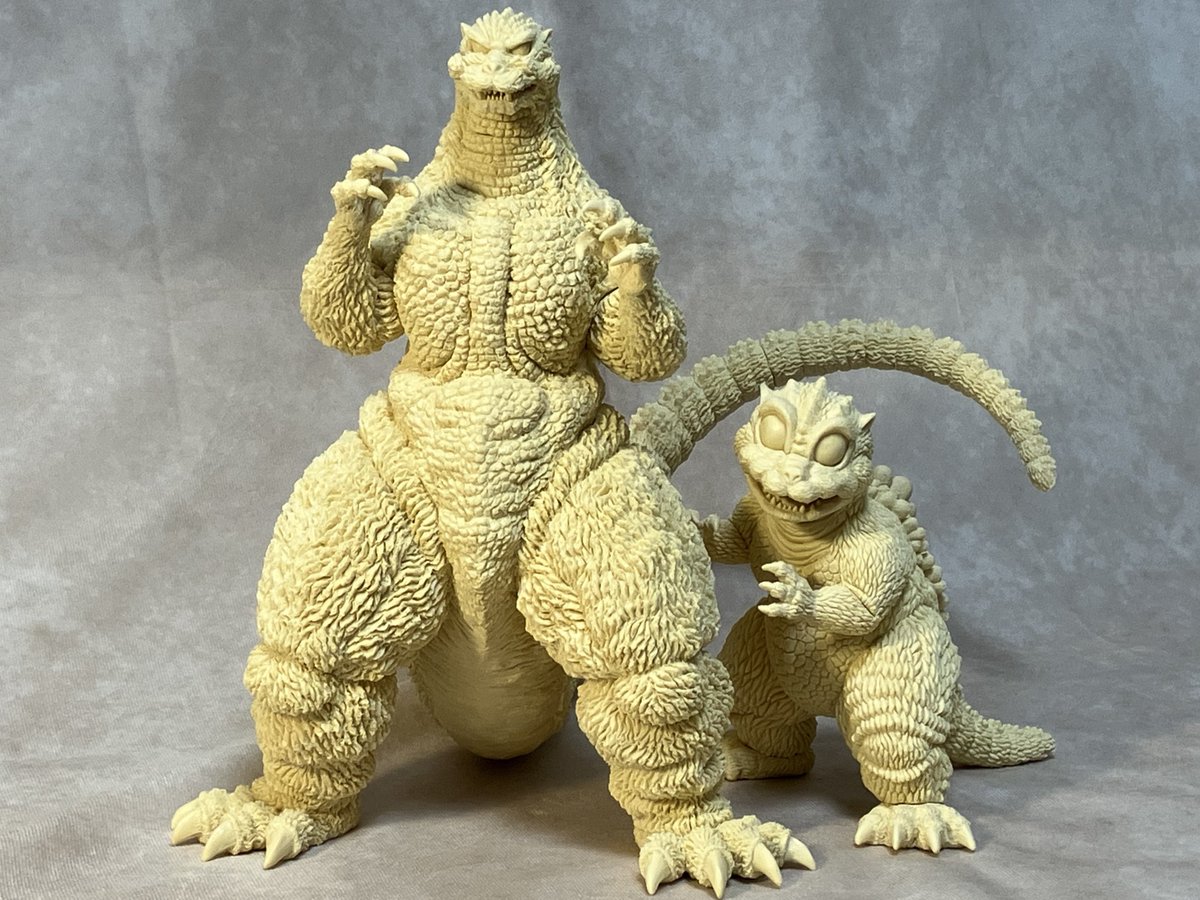yochan8991's tweet image. WF2025夏 新作情報📝
ディーラー名「四畳半工房」 卓番 3-35-10
〈商品名〉ゴジラ'94 (新作)
〈価格〉42,900円
〈複製〉RCベルグ
〈商品名〉リトルゴジラ (新作)
〈価格〉13,000円
〈複製〉RCベルグ
並べても単体でも成立するポージングを意識して造形しました。よろしくお願いいたします!