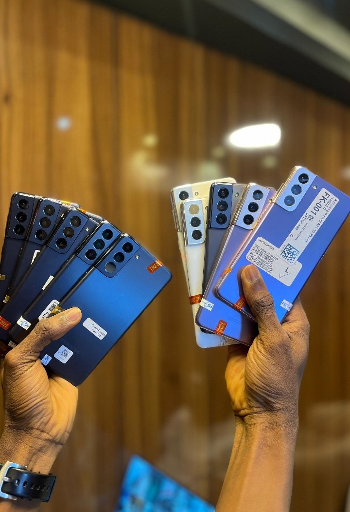 PaceOff1's tweet image. 1st frame:-
SAMSUNG GALAXY S23 5G 256GB

2nd frame:-
SAMSUNG GALAXY S21