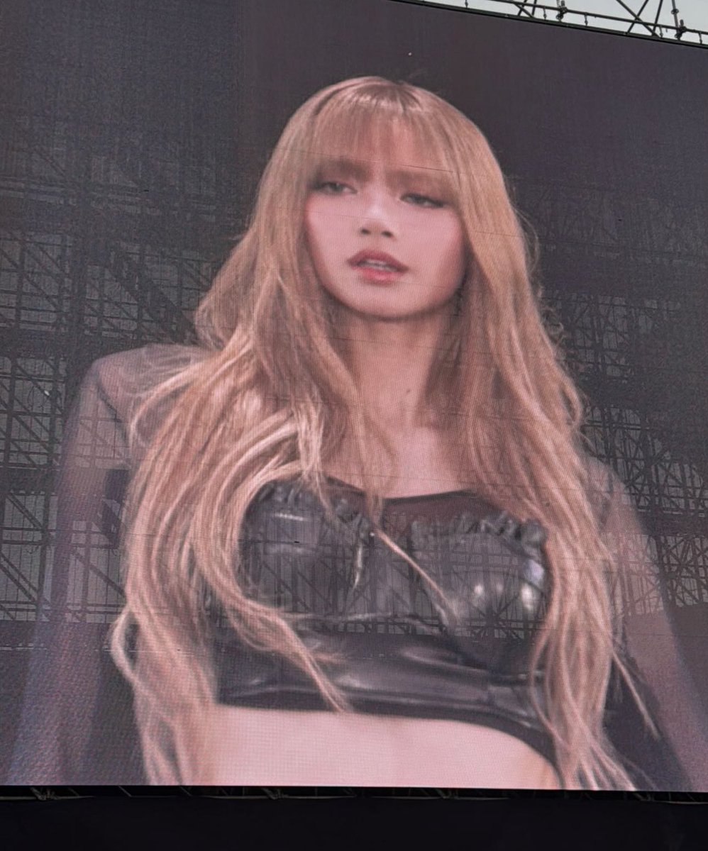 📸 araha____ updated her IG story with #LISA 💛

LISA ROCKS GOYANG STADIUM 
#DEADLINEinSeoul_LISA 

‧⁺◟꒰🍬꒱˚ ༘♡<a href="/wearelloud/">LLOUD</a>