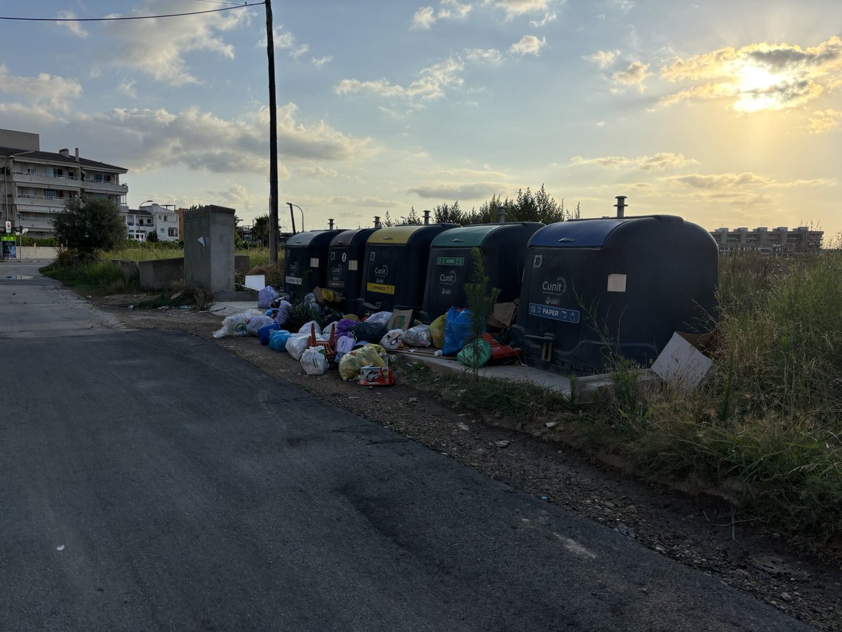 AlexGun10's tweet image. Hola @jaumecasanas . Això és Cunit, avui a les 7:50 del matí. Com pensa posar-hi solució?
@Ajuntamentcunit  @av_cunit  
#MilloremCostaCunit