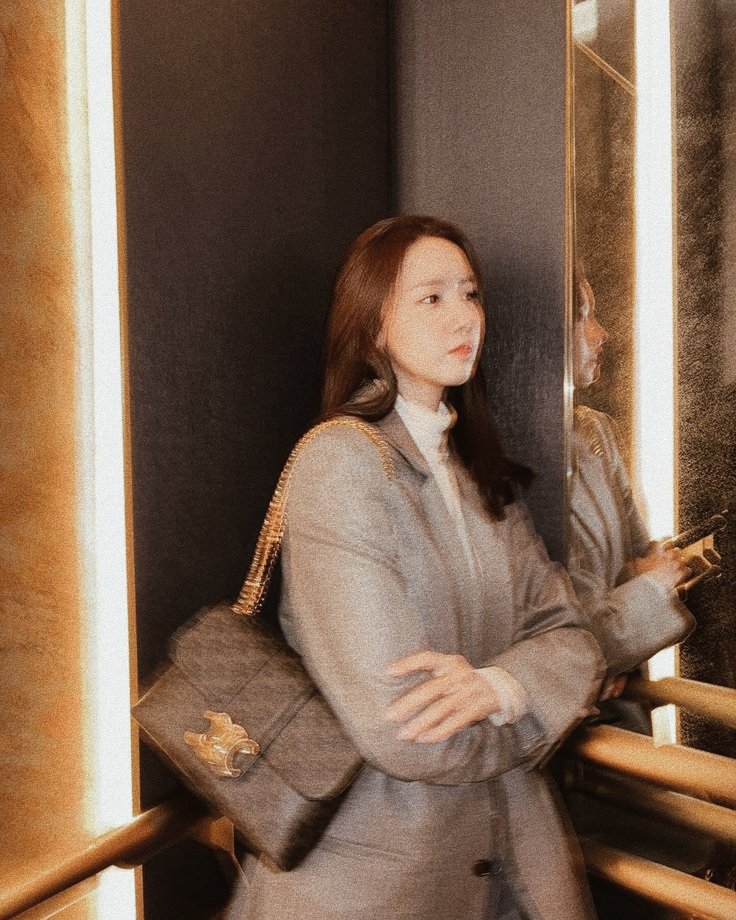 deCrouseclair's tweet image. ㅤㅤ
ㅤㅤ
🏢    ⦙    Penampakan super lelah setelah bekerja. Mulai kepikiran, kayanya emang enakan dinafkahin aja.

ㅤ