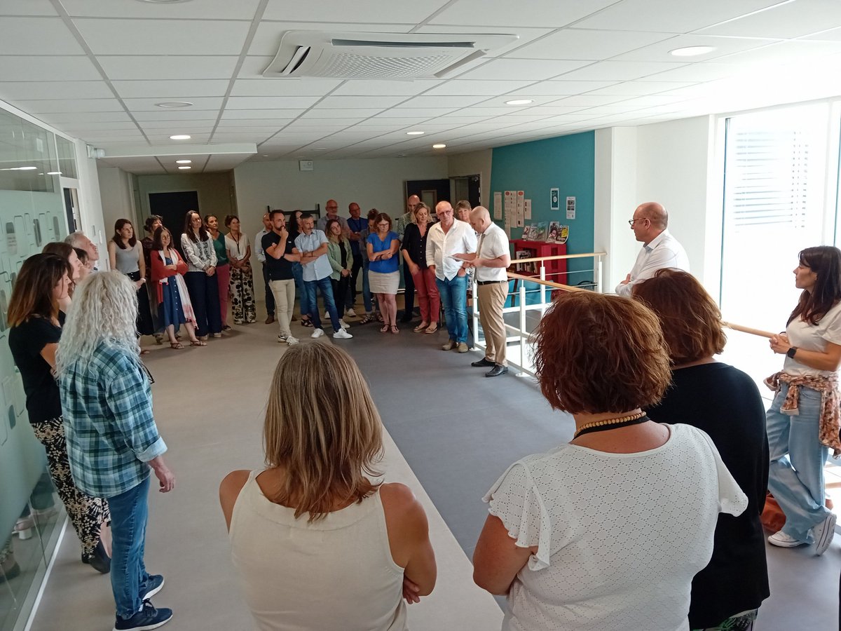 DSDEN82's tweet image. Pot de fin d'année pour les agents de la DSDEN. Pendant que certains vont voguer vers de nouvelles aventures, d'autres vont profiter de vacances indéterminées mais surtout bien méritées ! Merci et bel été à tous ☀️