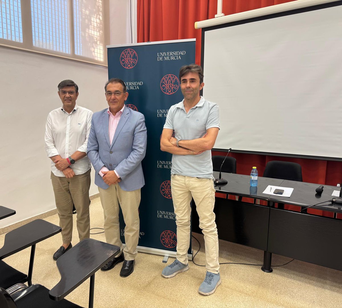 CulturaLorca's tweet image. 📸 El edil de cultura, Santiago Parra, asistía en la mañana de hoy a las inauguración IX Curso de Arqueología de Medieval de Sefarad.
Un curso de formación única y especializada sobre la cultura material de la comunidad judía en la Edad Media
#UMU #LorcaEnSefarad