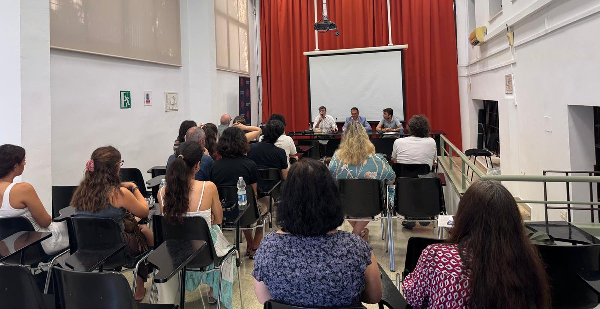 CulturaLorca's tweet image. 📸 El edil de cultura, Santiago Parra, asistía en la mañana de hoy a las inauguración IX Curso de Arqueología de Medieval de Sefarad.
Un curso de formación única y especializada sobre la cultura material de la comunidad judía en la Edad Media
#UMU #LorcaEnSefarad