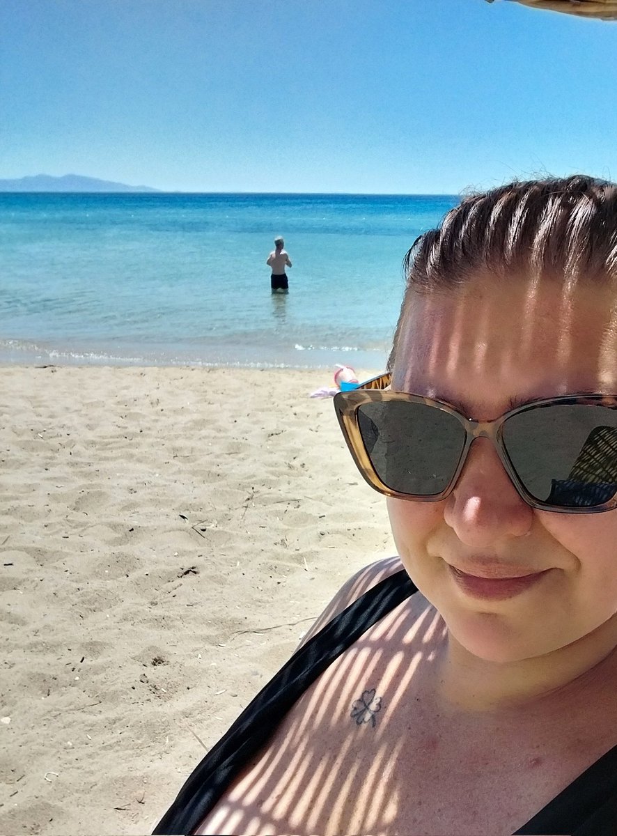 Z_GamzeGemici's tweet photo. Biraz deniz , biraz güneş çokça huzur 🏖️ 🌞
#tatil #yazmodu #huzur #pazartesi https://t.co/Lc2dvREQon