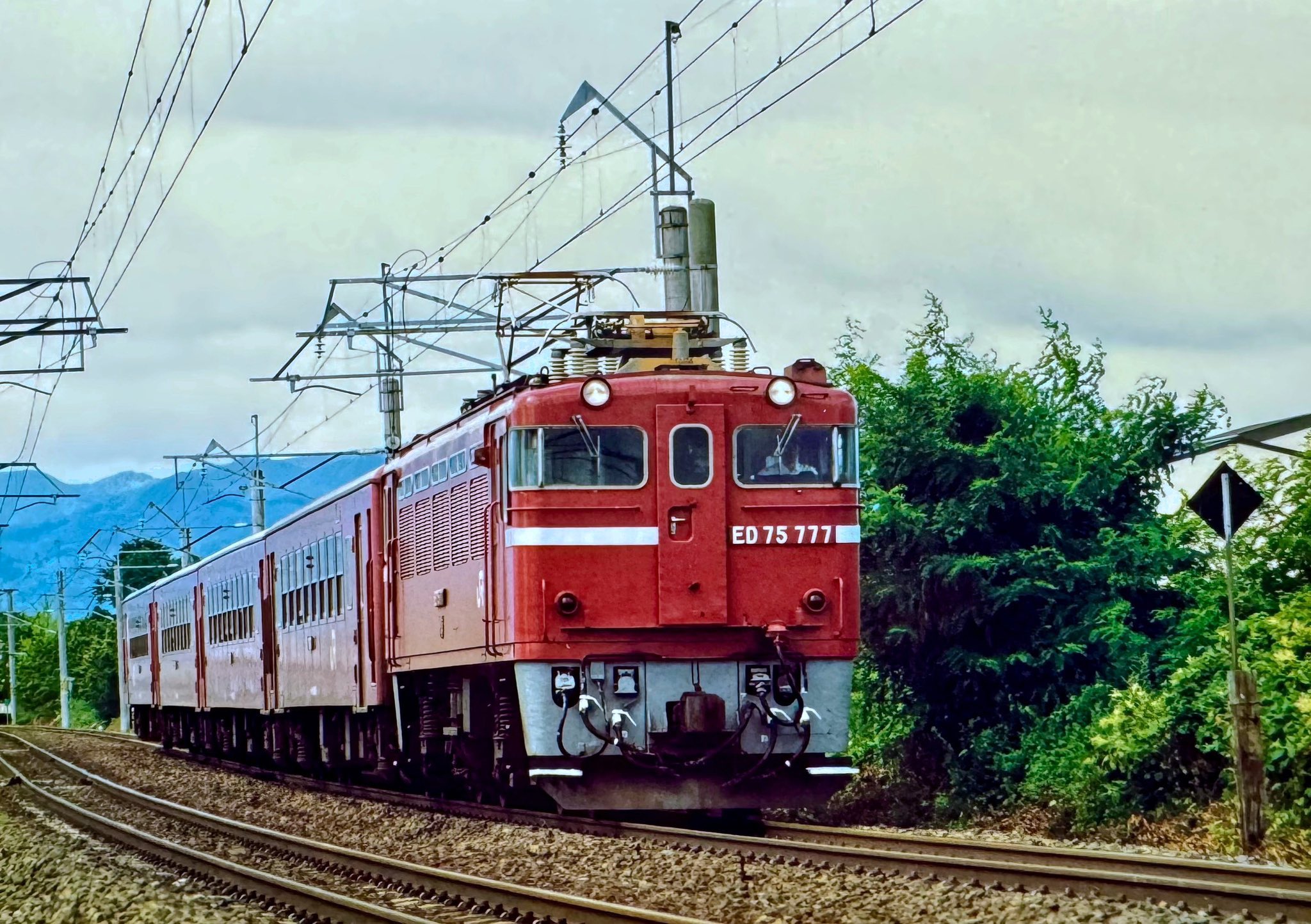 ⚠️長崎大歩様 商談中⚠️     ED79と50系② 渕東なぎさ【アルピコ交通公式】鉄印発売中！ on X: 