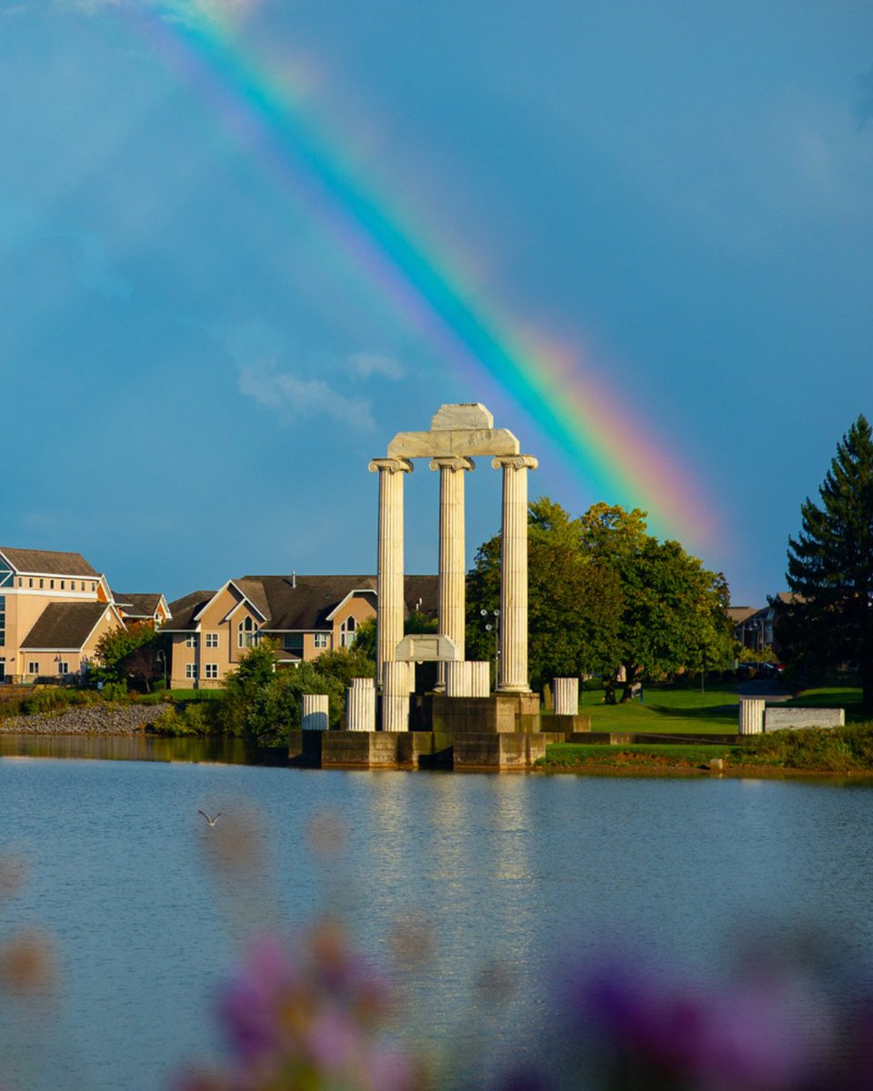 The warmest of welcomes to everyone on campus today for orientation! 👋🏼 We hope you love #UBuffalo as much as we do 💙