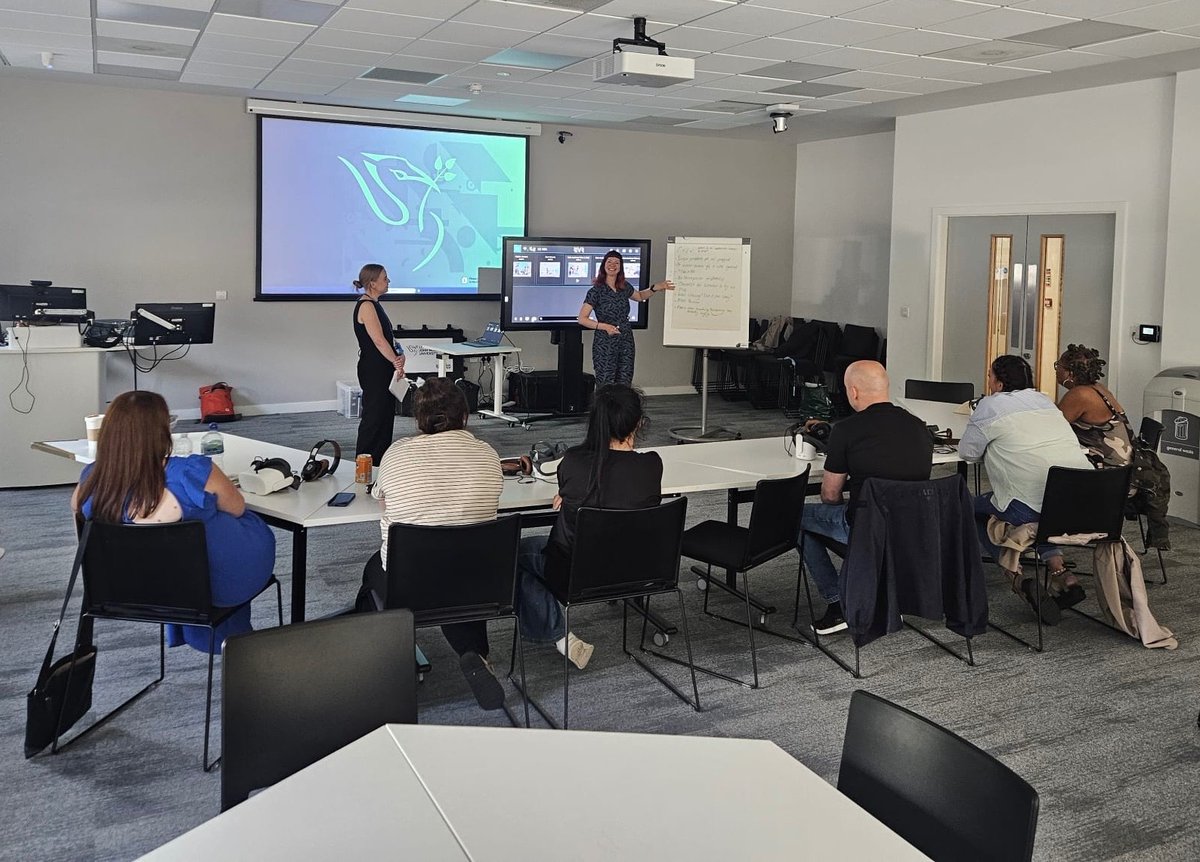 EndoscopyWest's tweet image. Great day at @LJMU today with our HCA students! 🙌
Lots of brilliant talks, realistic care scenarios & even some time in VR headsets 👀🩺
Learning loads and having fun doing it!
#HCA #LJMU #HealthcareTraining #VRlearning