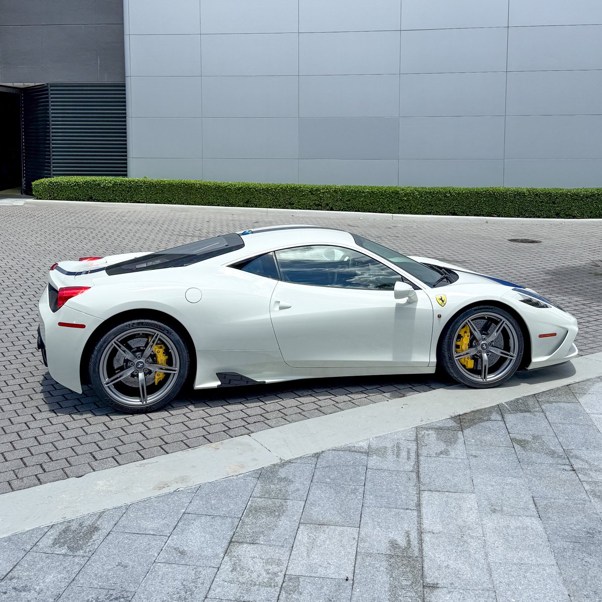 KFLETCH___'s tweet image. One of the last great Ferrari’s ever made. Time for a fun morning. 458 Speciale! A car that’s gained $600k in value in the last 5 years