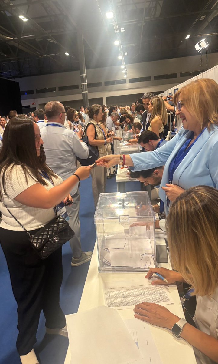 ✅ Una delegación ovetense acudió este fin de semana al #21CongresoNacionalPP.

👀 Con mucha ilusión y orgullo miramos a lo que sin duda va a ser un futuro cargado de éxito para estas siglas. 

🎯 Salimos de este congreso con un objetivo claro: La Presidencia del Gobierno.