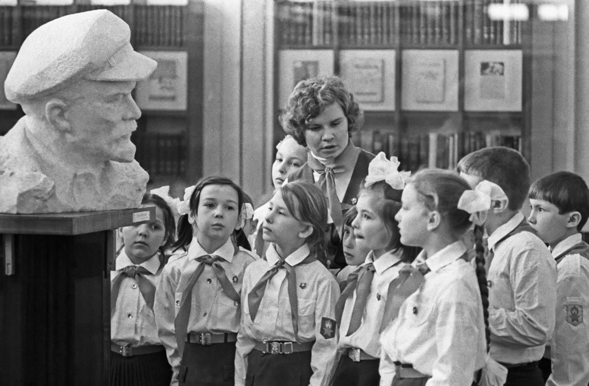 Children on a field trip to the Lenin memorial in Ulyanovsk, Russia.