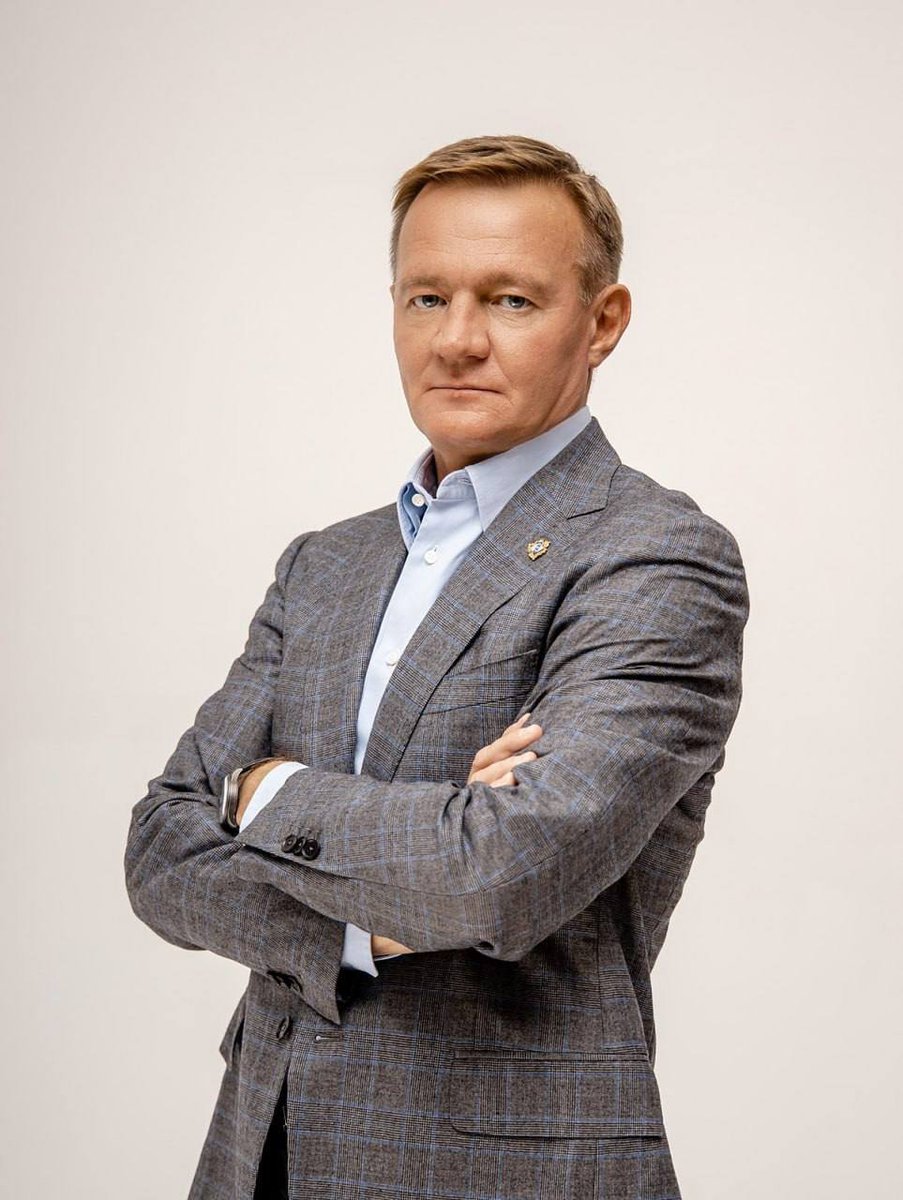 Former Russian Transport Minister Roman Starovoit found dead in Moscow region, preliminary reports suggest suicide at his home in Odintsovo. He was sacked today after a major collapse at Russian airports, canceling hundreds of flights. Unclear if his dismissal was related.