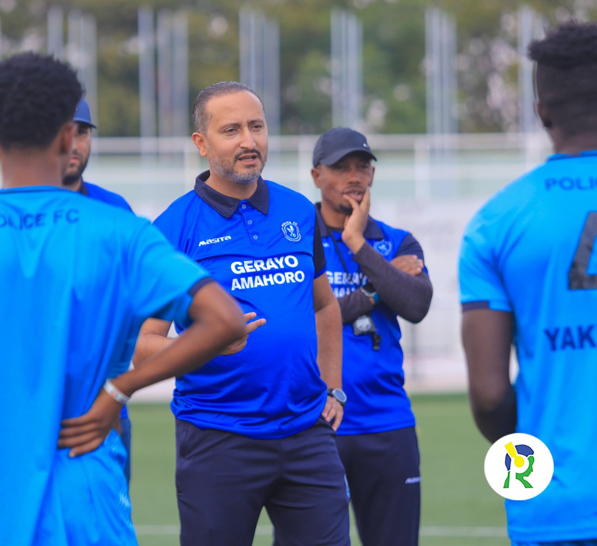 kefamastermind1's tweet image. 🚨 AGEZWEHO 📷

Police FC yatangiye imyitozo yitegura umwaka w’imikino 2025-26!

Umutoza Ben Moussa hamwe n’abungiriza be bayoboye imyitozo, yitabiriwe n’abakinnyi 24, aho Alan Kateregga na Ashraf Mandela batitabiriye.

#PoliceFC #PreparationMode #UmwakaWa2025 #FootballReady