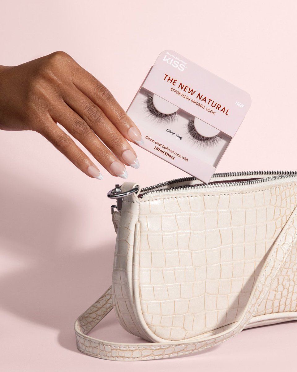 KissProducts's tweet photo. Pulled straight from the purse, right into soft-glam mode 🤍
Shop 'Silver Ring' from our New Natural collection, for lashes that don’t try too hard. https://t.co/HyoW8AzrgV