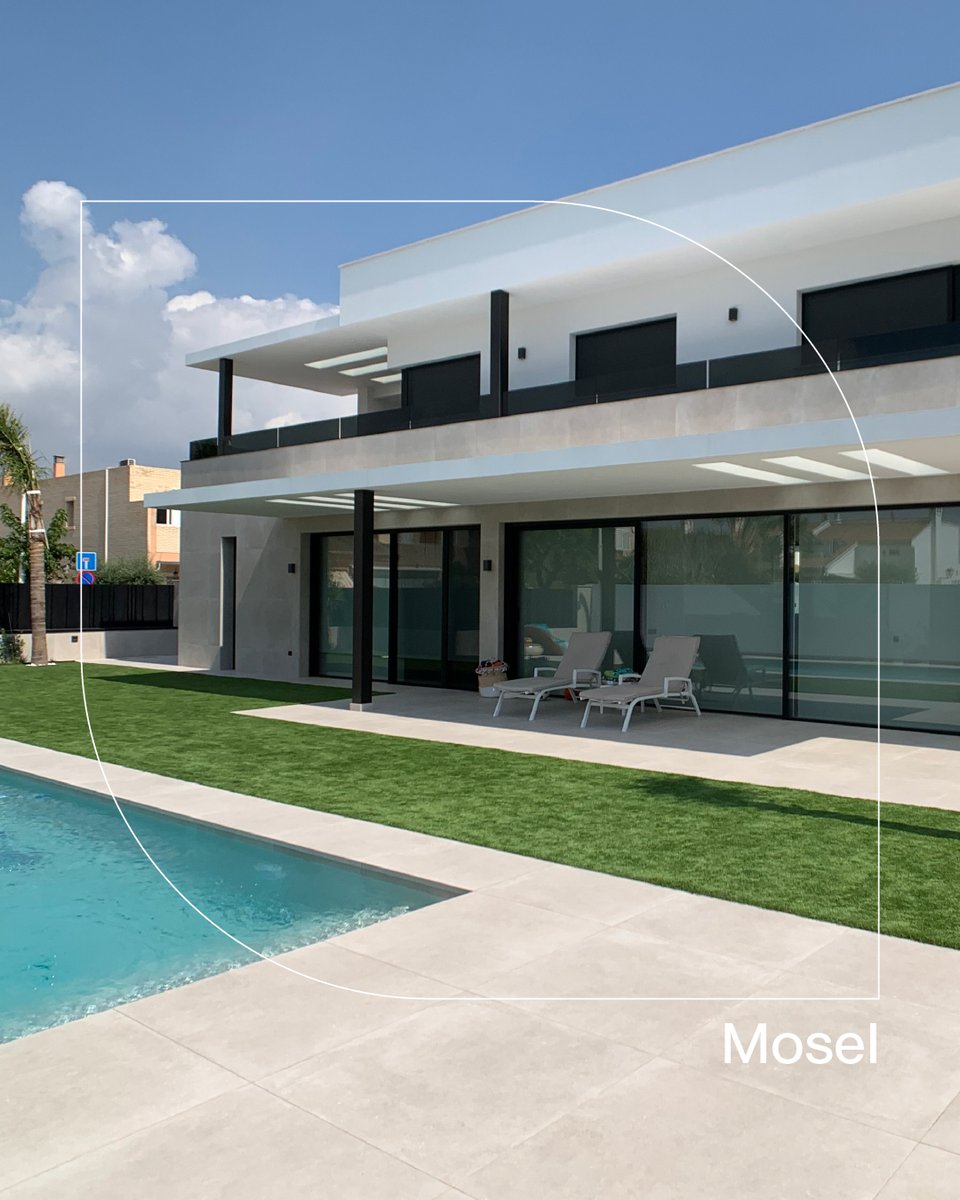 When the season calls for open-air living, ceramic surfaces become your perfect ally.
🌞 Durable, fresh, non-slip and beautiful. Ideal for terraces, gardens and pool areas.

Natural tones, textured finishes and large formats transform any outdoor space into a summer retreat.