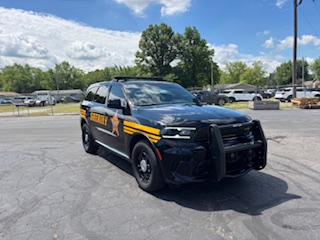 StateWideEmerg1's tweet photo. 🚓 Delivered: 2025 Dodge Durango Pursuit 
🔹 SoundOff nForce Lightbar &amp; 500 Series Controller
🔹 Setina Partitions &amp; PB400 Push Bumper
🔹 Havis Console
Built for safety, performance &amp; patrol-ready from day one. #FleetDelivery #DurangoPursuit https://t.co/XFx9sY3Bel