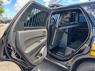 StateWideEmerg1's tweet photo. 🚓 Delivered: 2025 Dodge Durango Pursuit 
🔹 SoundOff nForce Lightbar &amp; 500 Series Controller
🔹 Setina Partitions &amp; PB400 Push Bumper
🔹 Havis Console
Built for safety, performance &amp; patrol-ready from day one. #FleetDelivery #DurangoPursuit https://t.co/XFx9sY3Bel