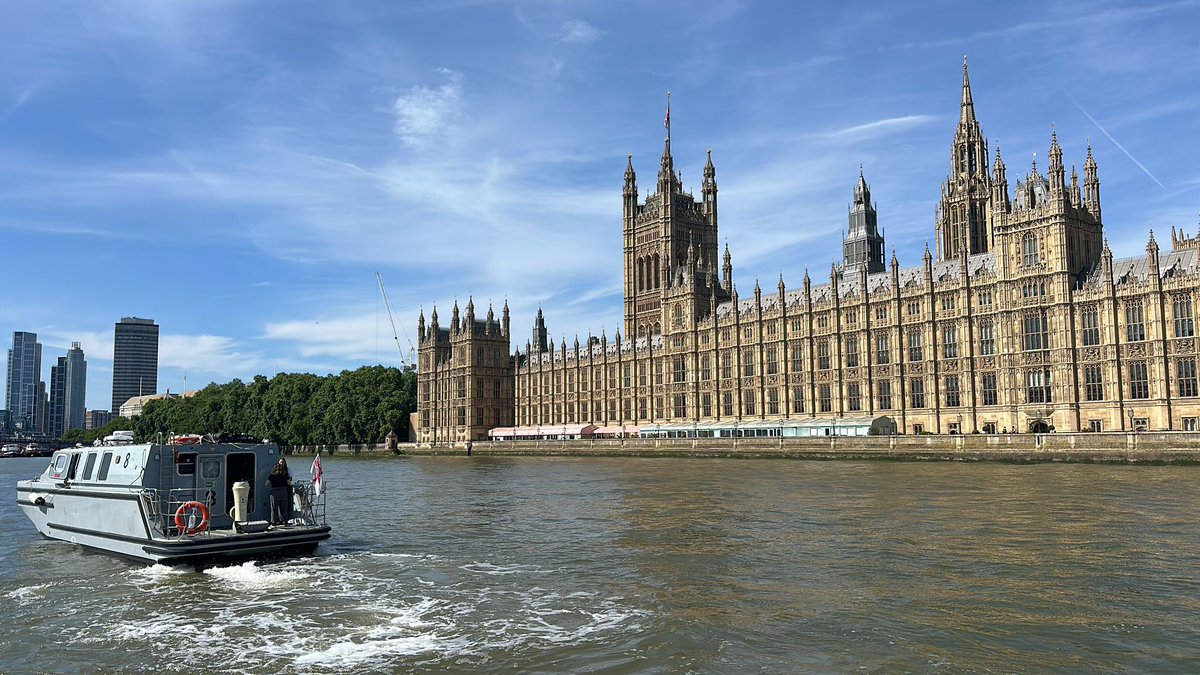 Britannia Royal Naval College (@dartmouthbrnc) on Twitter photo From bridge ➡️ bridge 🌉
Simulator ➡️ Navigator 🚢
Plotting safe passage🔴🟢
Sharp minds 🧘
Steady hands 🤲
#LeadWithCourage
#BRNC120
<a href="/RNJobsUK/">Royal Navy Jobs</a>
<a href="/CaptAndyBray/">Andrew Bray</a> From bridge ➡️ bridge 🌉
Simulator ➡️ Navigator 🚢
Plotting safe passage🔴🟢
Sharp minds 🧘
Steady hands 🤲
#LeadWithCourage
#BRNC120
<a href="/RNJobsUK/">Royal Navy Jobs</a>
<a href="/CaptAndyBray/">Andrew Bray</a>