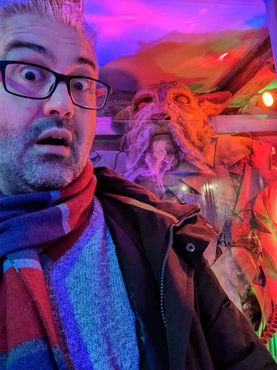 Frazer Gregory: Champion of the Damned! (@felixfrazer) on Twitter photo Time to wish a super Happy Birthday to one of the best things Doctor Who has ever given us - no, not The Garm, it’s the absolute ray of sunshine that is Mr <a href="/Si_Hart/">Simon Hart</a>…!!!
Happy 50th you spring chicken, here’s to many more years of laughs together ☀️😊☀️😊 Time to wish a super Happy Birthday to one of the best things Doctor Who has ever given us - no, not The Garm, it’s the absolute ray of sunshine that is Mr <a href="/Si_Hart/">Simon Hart</a>…!!!
Happy 50th you spring chicken, here’s to many more years of laughs together ☀️😊☀️😊