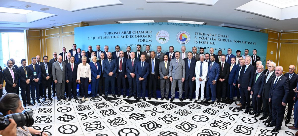 TOBB Başkanımız M.Rifat Hisarcıklıoğlu,Arap Odalar Birliği Başkanı Samir Majoul, Arap Devletleri Ligi Misyonu Başkanı Büyükelçi Abdelhamid Hamza, Büyükelçiler ve 15 Arap ülkesinden  iş insanlarının katıldığı  Türk-Arap Ticaret Odası Yönetim Kurulu Toplantısına katıldık.