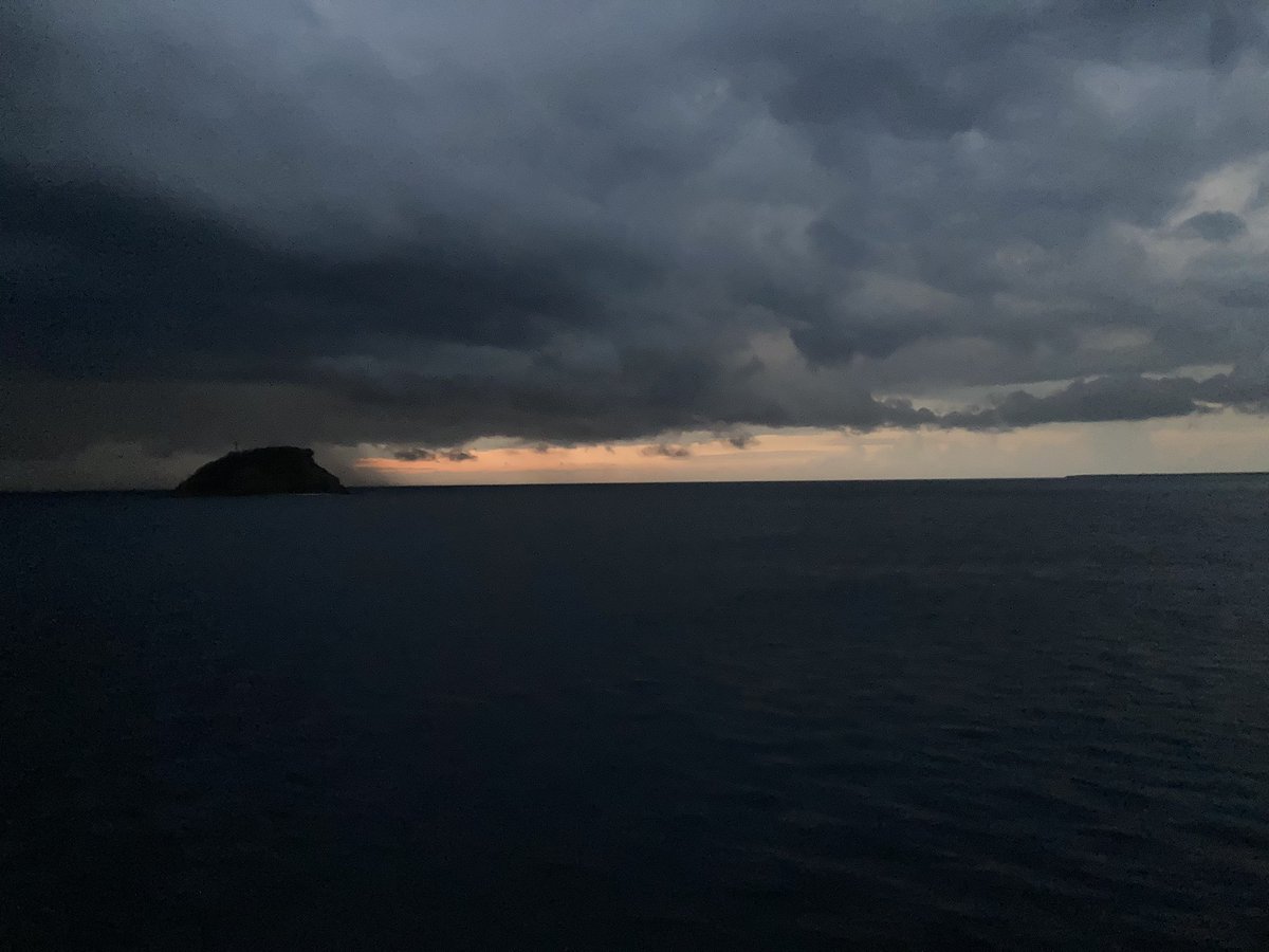 verdantisct's tweet photo. See clouds https://t.co/6Tp9psp3VT
