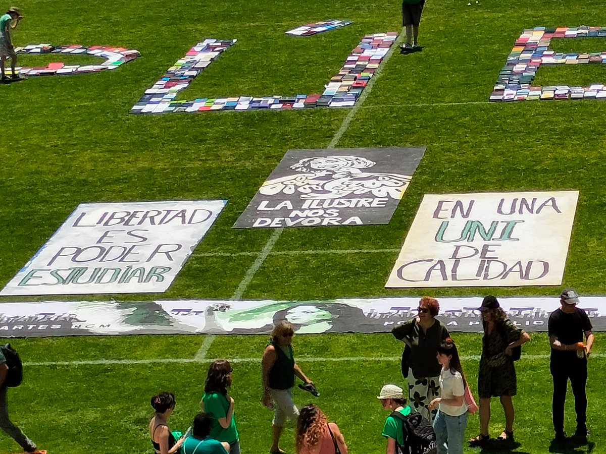 <a href="/ElisaSilio/">Elisa Silió</a> La universidad pública lleva todo el año pidiendo un plan de financiación plurianual y un trato justo. La respuesta es dar un crédito a la UCM, en lugar de dar el dinero necesario para el mantenimiento de la universidad. En qué manos estamos...
<a href="/UCMporlaPublica/">UCM por la Pública</a> <a href="/CienciaxPueblo/">Apoyo mutuo en el sector científico</a>