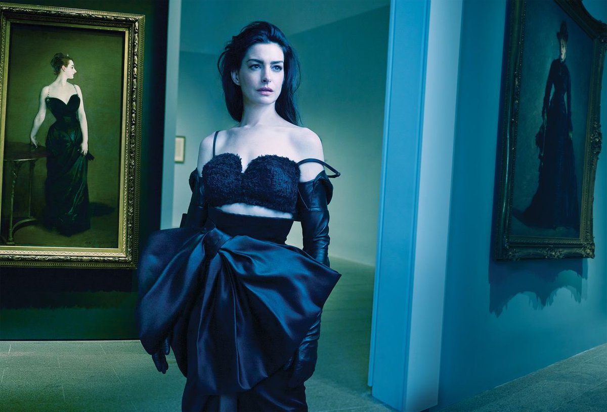 CoutureIsBeyond's tweet photo. Anne Hathaway by Annie Leibovitz, Vogue, August 2025. https://t.co/mZo63Hsxlw