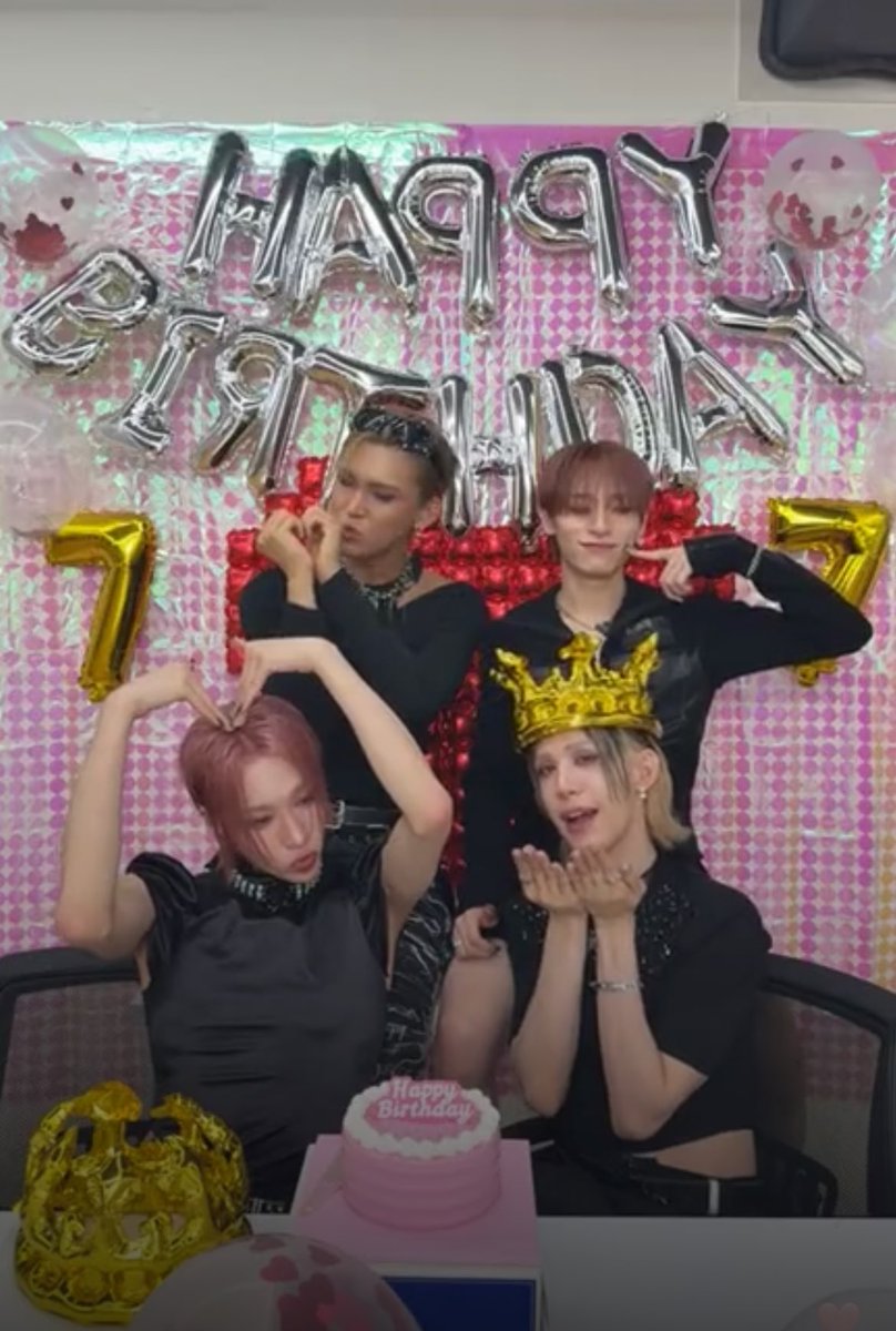 kmkm_bp's tweet image. 愛❤️🩷💙💛
