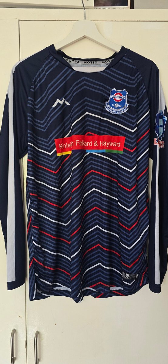 PiccadillyFC's tweet image. Last seasons home kit available! £20 plus P&amp;amp;P. DM or comment! Sizes avaialble:
S, M, L, XL 
#dillydilly