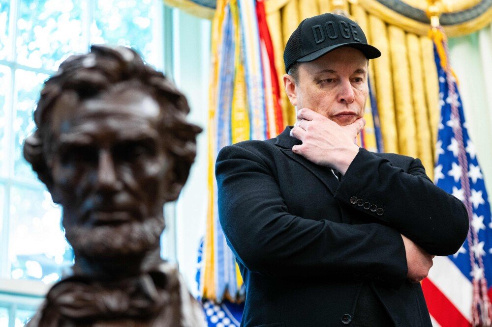 Whistle020's tweet image. 🚨 #ElonMusk has launched the #AmericaParty” after a dramatic split with #Trump.

He says the two-party system is broken.
Analysts say his odds are slim.
Spoiler or serious threat?
🔍 Read the full story:
newsgd.com/node_59b956aa5…

#elonvstrump #elonmuskparty #DonaldTrump…