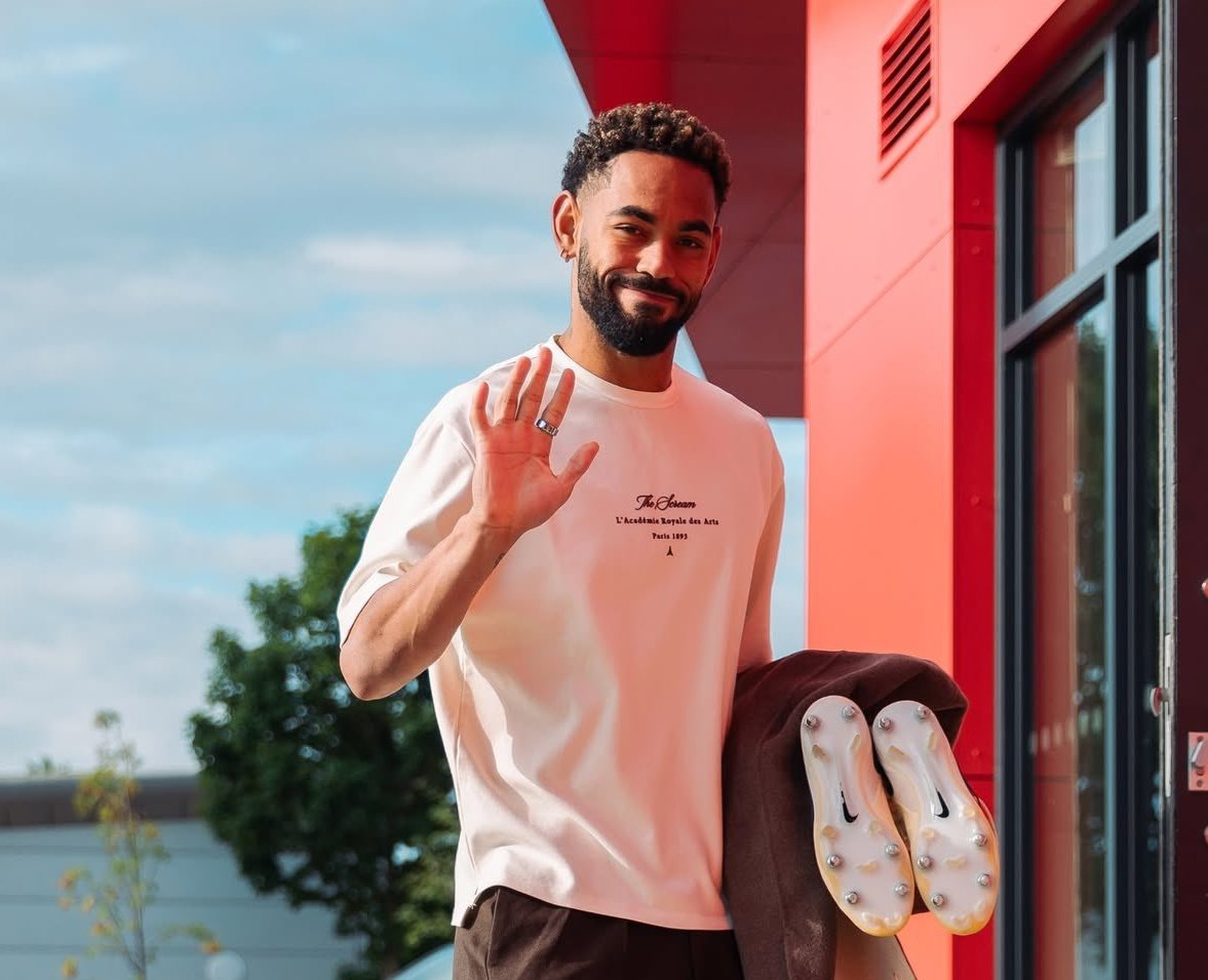 🚨 عاجل — عاد لاعبو مانشستر يونايتد للتدريبات اليوم بقيادة الوافد الجديد كونيا !!!

لاعبو بورنموث ونيوكاسل وأستون فيلا وبرينتفورد أيضاً عادوا إلى التدريبات اليوم !!!

لاعبو آرسنال وليفربول سيعودون غدًا ...