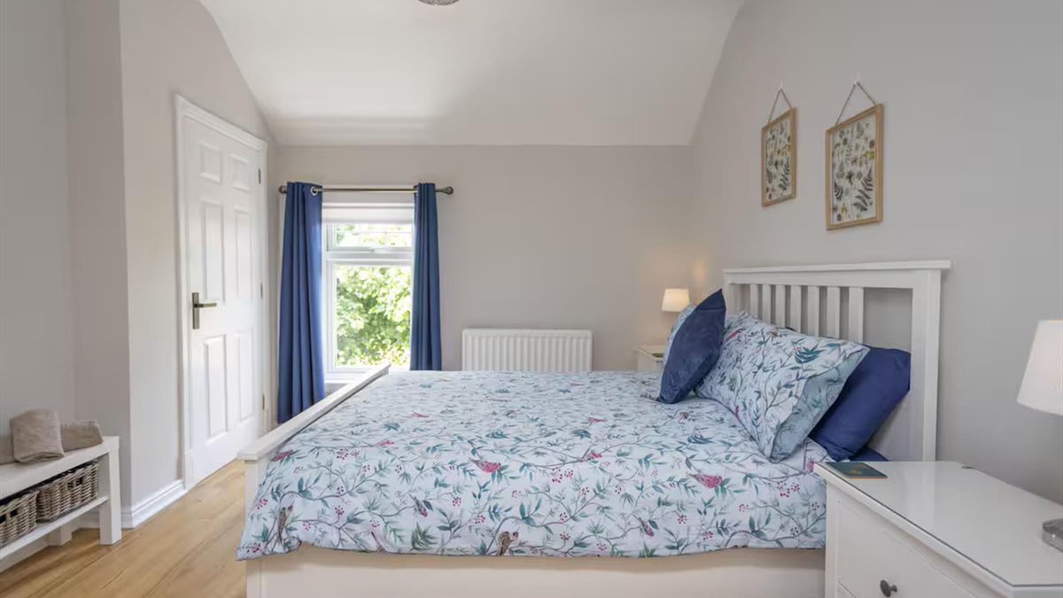 NITouristBoard's tweet image. Congrats to Joymount Cottage in Carrickfergus, which has been awarded three stars through Tourism NI’s Accommodation Quality Grading Scheme. This cottage style self-catering accommodation offers views of Carrickfergus Castle.
Read more: shorturl.at/JJ1Rh