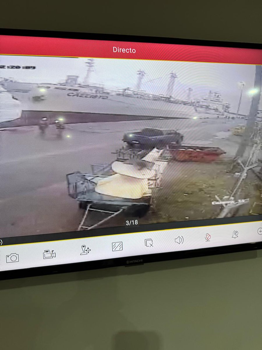 TC2mdp's tweet image. #BuenLunes con amarre de buque #Callisto en muelle de ultramar.
El barco frigorífico tiene 134 metros de eslora. 
Comienza a operarlo #Hipocoop desde las 13.00. 
Carga pescado a granel para paises africanos