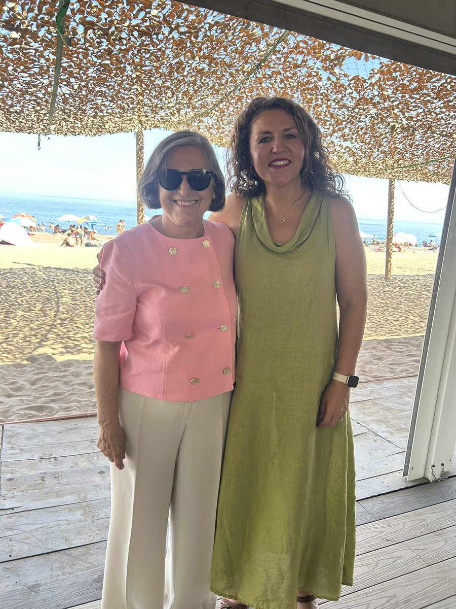 Proyecto DesinfoAND (@desinfoand) on Twitter photo Francisca Montiel, doctoranda de @desinfoand, ha defendido su tesis doctoral “Desinformación y género: audiencias, medios y verificación en sociedades contemporáneas”, bajo la dirección de <a href="/LauTeruel/">Laura Teruel</a> . Ha obtenido un sobresaliente cum laudem 👏🏽 ¡Felicidades por el gran trabajo! Francisca Montiel, doctoranda de @desinfoand, ha defendido su tesis doctoral “Desinformación y género: audiencias, medios y verificación en sociedades contemporáneas”, bajo la dirección de <a href="/LauTeruel/">Laura Teruel</a> . Ha obtenido un sobresaliente cum laudem 👏🏽 ¡Felicidades por el gran trabajo!