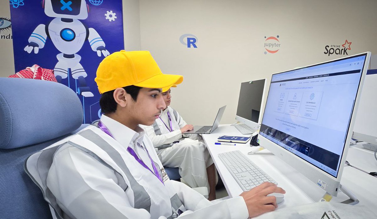 safkku's tweet image. في أسبوعه الثاني، يواصل برنامج #موهبة_الإثرائي_الأكاديمي فعالياته في #جامعة_الملك_خالد، بتنظيم من #عمادة_شؤون_الطلاب و @mawhiba وسط بيئة تعليمية محفزة تُسهم في بناء مهارات الطلبة في مجالات حماية الفضاء السيبراني، وتحليل البيانات، وتطبيقات الذكاء الاصطناعي، والتحقيق الجنائي…