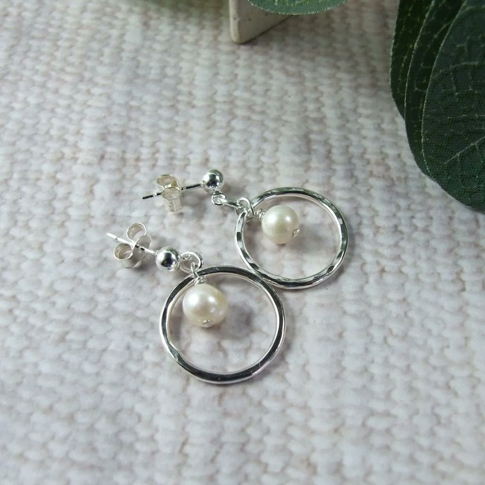 These earrings are gorgeous and have been handmade by <a href="/MaxinePring/">Max Pring</a>   thebritishcrafthouse.co.uk/product/mirror… #CGArtisans #handmadejewellery
