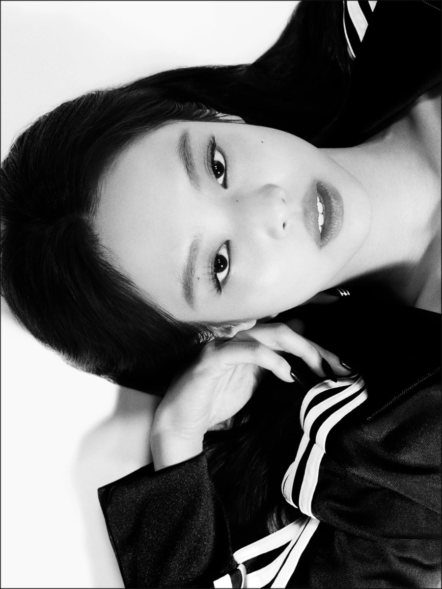wuvrubyjane's tweet photo. 제니 아디다스 캠페인 떳다 https://t.co/ljGSUS4DZj