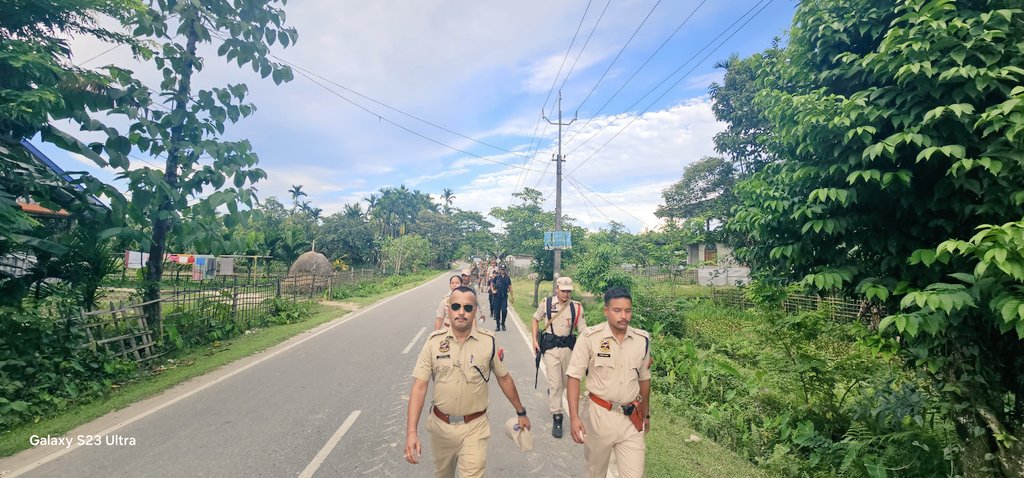 Lakhimpur Police (@lakhimpurpolice) on Twitter photo On the streets, day and night !
Foot patrolling and area domination in and around the areas of North Lakhimpur continues.
#জনহিতজনসেৱাৰ্থে
<a href="/assampolice/">Assam Police</a> <a href="/CMOfficeAssam/">Chief Minister Assam</a> <a href="/DGPAssamPolice/">DGP Assam</a> <a href="/HardiSpeaks/">Hardi Singh</a> On the streets, day and night !
Foot patrolling and area domination in and around the areas of North Lakhimpur continues.
#জনহিতজনসেৱাৰ্থে
<a href="/assampolice/">Assam Police</a> <a href="/CMOfficeAssam/">Chief Minister Assam</a> <a href="/DGPAssamPolice/">DGP Assam</a> <a href="/HardiSpeaks/">Hardi Singh</a>