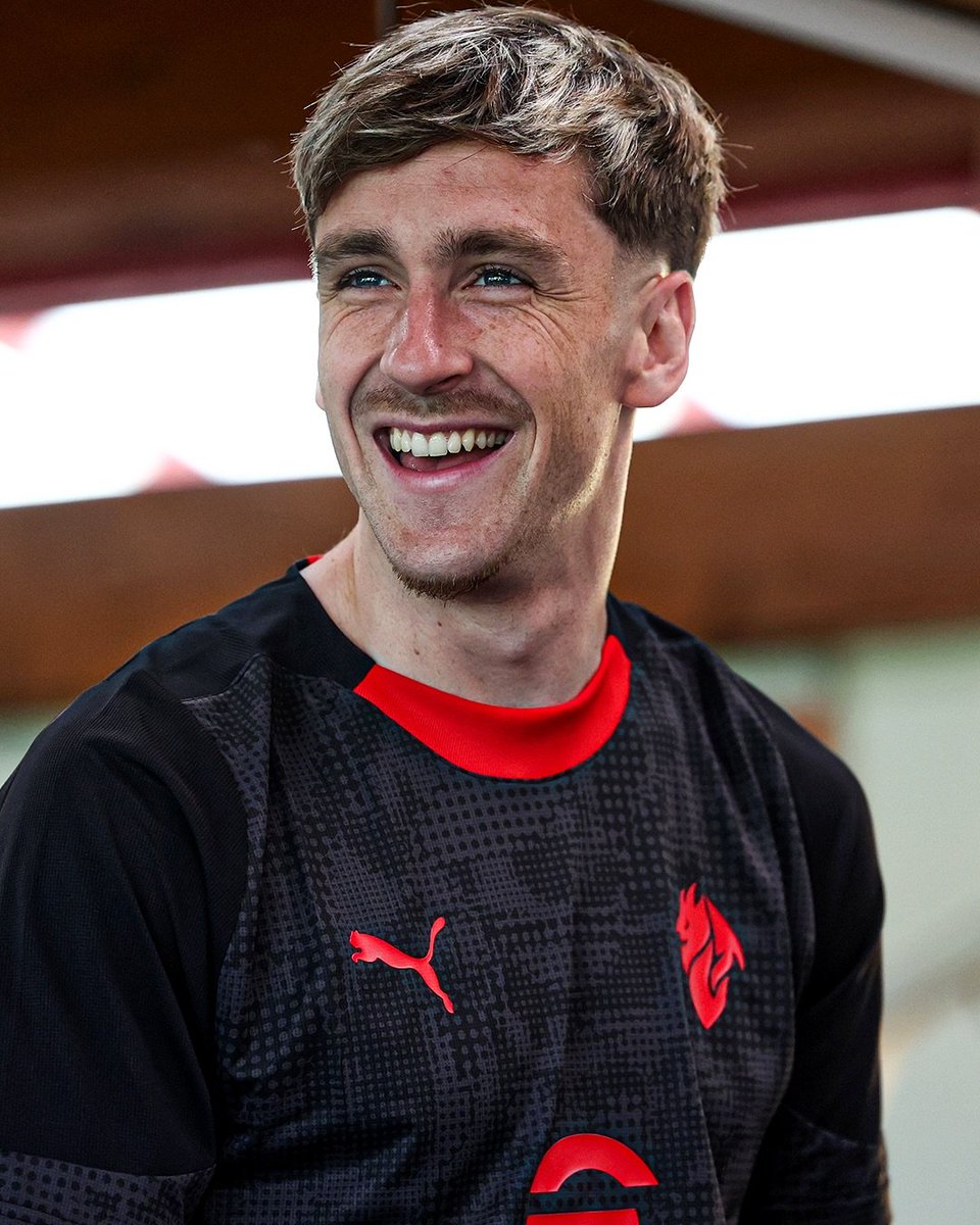 - يا ميلانيستا هل انت مع او ضد بقاء سالم ولماذا؟ 🤔