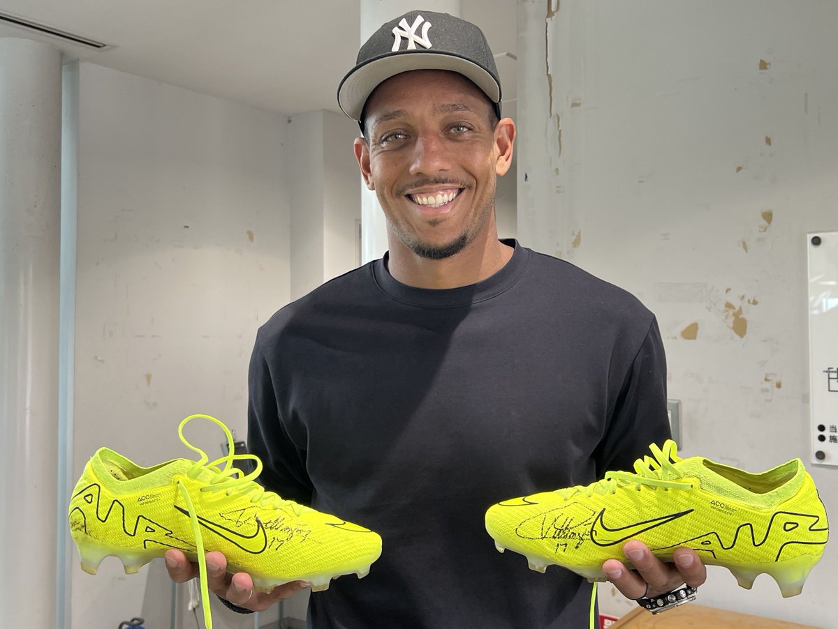 #ウェリントン 選手のサイン入りスパイクを1名さまに‼️
【応募方法】
①このアカウント（<a href="/nishispo_avispa/">西スポWEB OTTO! アビスパ福岡取材班</a>）をフォロー
②この投稿を引用し、下の記事でウェリントン選手が出した質問に回答

※締切は7/17正午 
当選の方にDMで通知します。

▼ウェリントン選手の記事もぜひご一読を📷▼