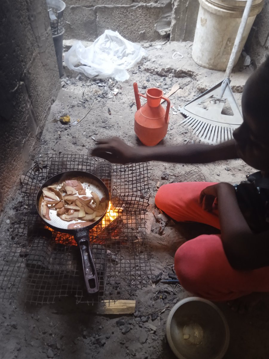 My daughter cooks potato peels😪😭chuffed.org/project/138097…