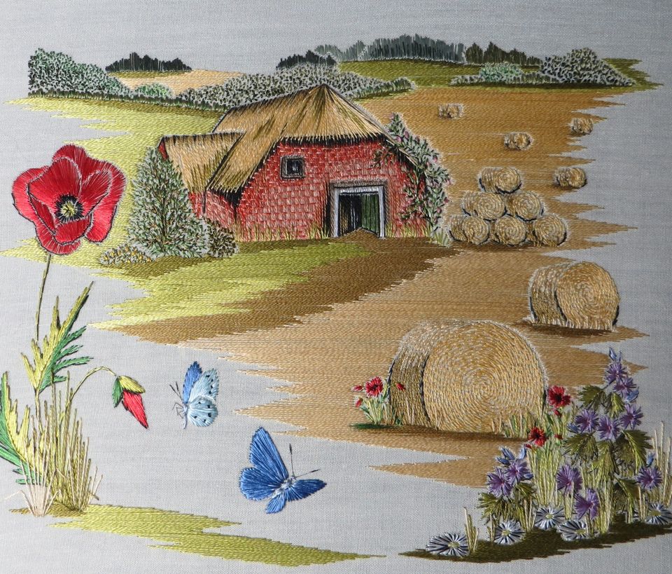 helen_m_stevens's tweet image. "... What are those blue remembered hills,
What spires, what farms are those?"
A. E. Houseman, 1859 - 1936
Houseman is one of my favourite poets (much neglected these days, I feel) with a wonderful capacity for conjuring spirit of the English countryside. It was from one of these…