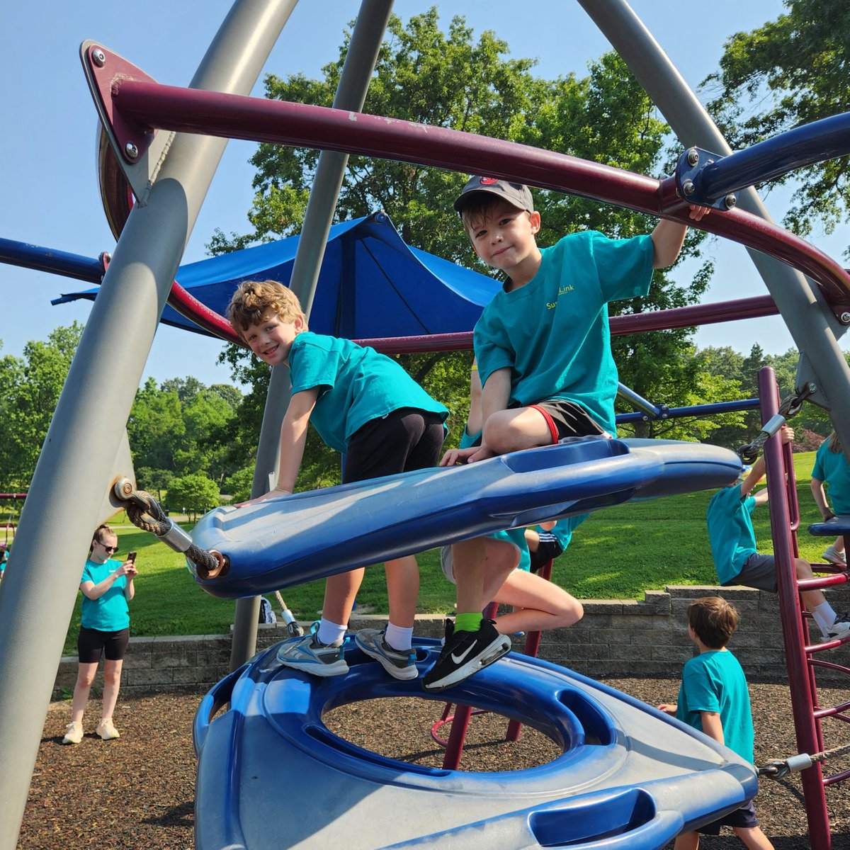 🐐🐖☀️ Farm fun and sunshine! Our SummerLink crew had an awesome adventure at Suson Park, where they met farm animals, climbed rocks, and made the most of the playground! From giggles on the slide to saying hi to goats, it was a day full of fresh air and big smiles! 🛝🐄💚