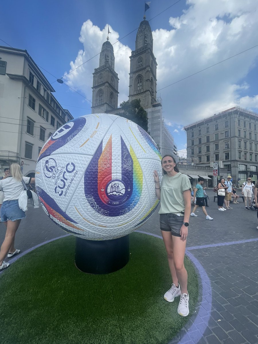 _AliceCarter_'s tweet image. ⚽️ Back from supporting the @Lionesses at the Women’s Euros in Zurich - not the starting result we wanted, but memorable to be a part of it all.
🇨🇭So many women’s football fans out in Switzerland - the growth of female football continues to be clear.
#Lionesses #WEURO2025