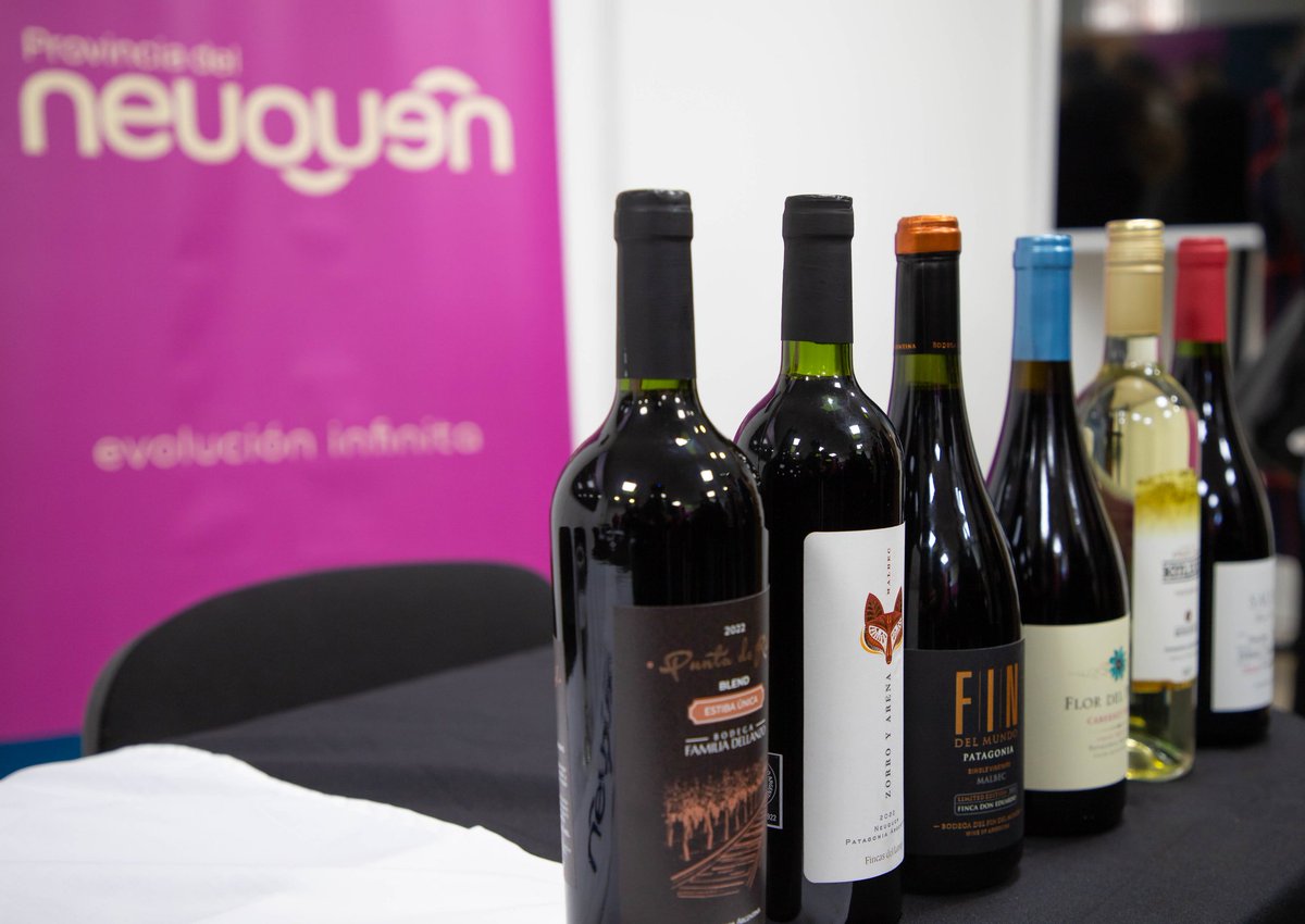 Patagonia del Vino ya tiene fecha: 11 y 12 de julio en Neuquén Capital.
Más de 15 bodegas, cocina patagónica, feria, arte y degustaciones.
.
🎟️ Entrada libre | Voucher: $16.000 (4 copas)
.
📲 Leé más en:
🔗 realidadeconomica.com.ar
.
.
#PatagoniaDelVino #VinoPatagónico #Neuquén