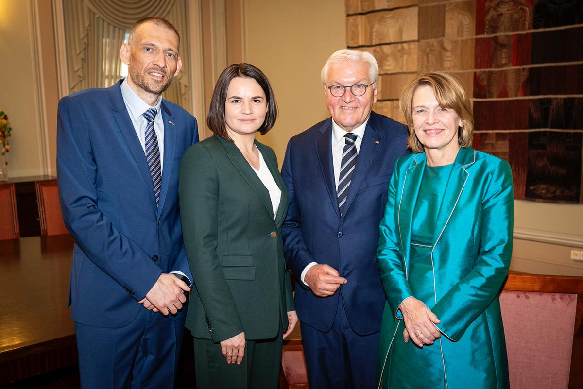 Sviatlana Tsikhanouskaya (@tsihanouskaya) on Twitter photo Together with my husband <a href="/tsikhanouski_s/">Siarhei Tsikhanouski</a>, I joined the reception marking 🇱🇹 Statehood Day.
I was honored to personally thank 🇱🇹 President <a href="/GitanasNauseda/">Gitanas Nausėda</a> and 🇩🇪 President Frank-Walter Steinmeier for their unwavering support for Belarusians.
Ačiū, Lietuva! Danke, Deutschland! Together with my husband <a href="/tsikhanouski_s/">Siarhei Tsikhanouski</a>, I joined the reception marking 🇱🇹 Statehood Day.
I was honored to personally thank 🇱🇹 President <a href="/GitanasNauseda/">Gitanas Nausėda</a> and 🇩🇪 President Frank-Walter Steinmeier for their unwavering support for Belarusians.
Ačiū, Lietuva! Danke, Deutschland!